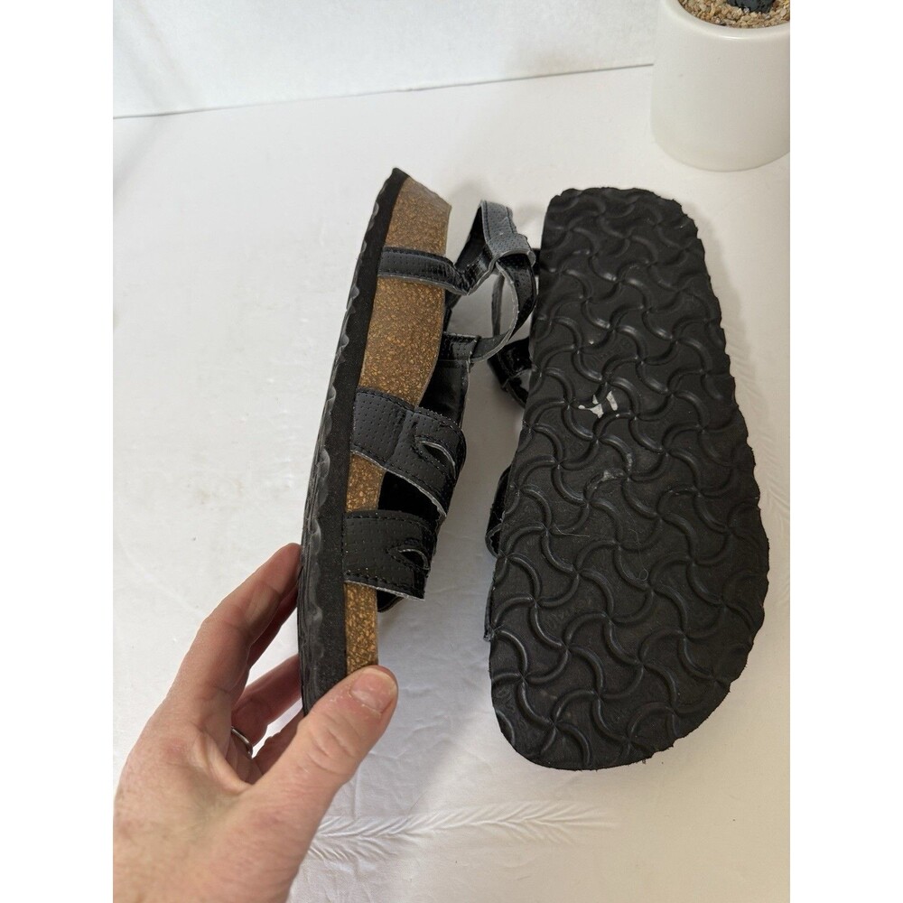 Black Patent Leather Sandals. Betula by Birkenstock. Size 40 - Picture 4 of 8